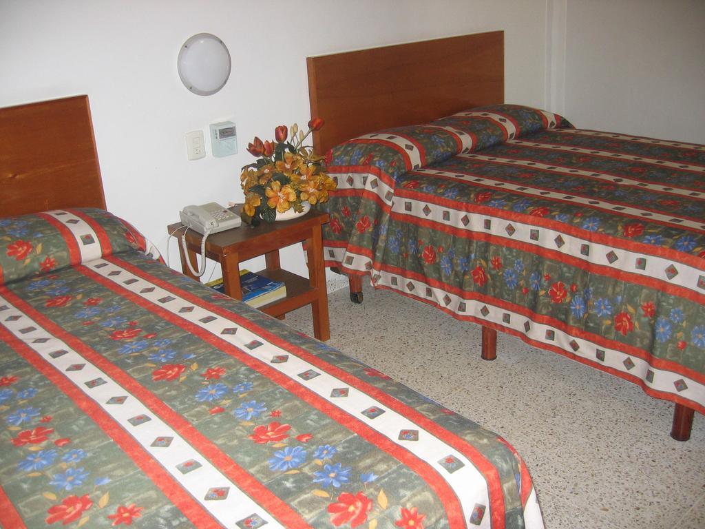 Hotel Delfines - A 2 Calles Del Acuario Veracruz Exterior photo