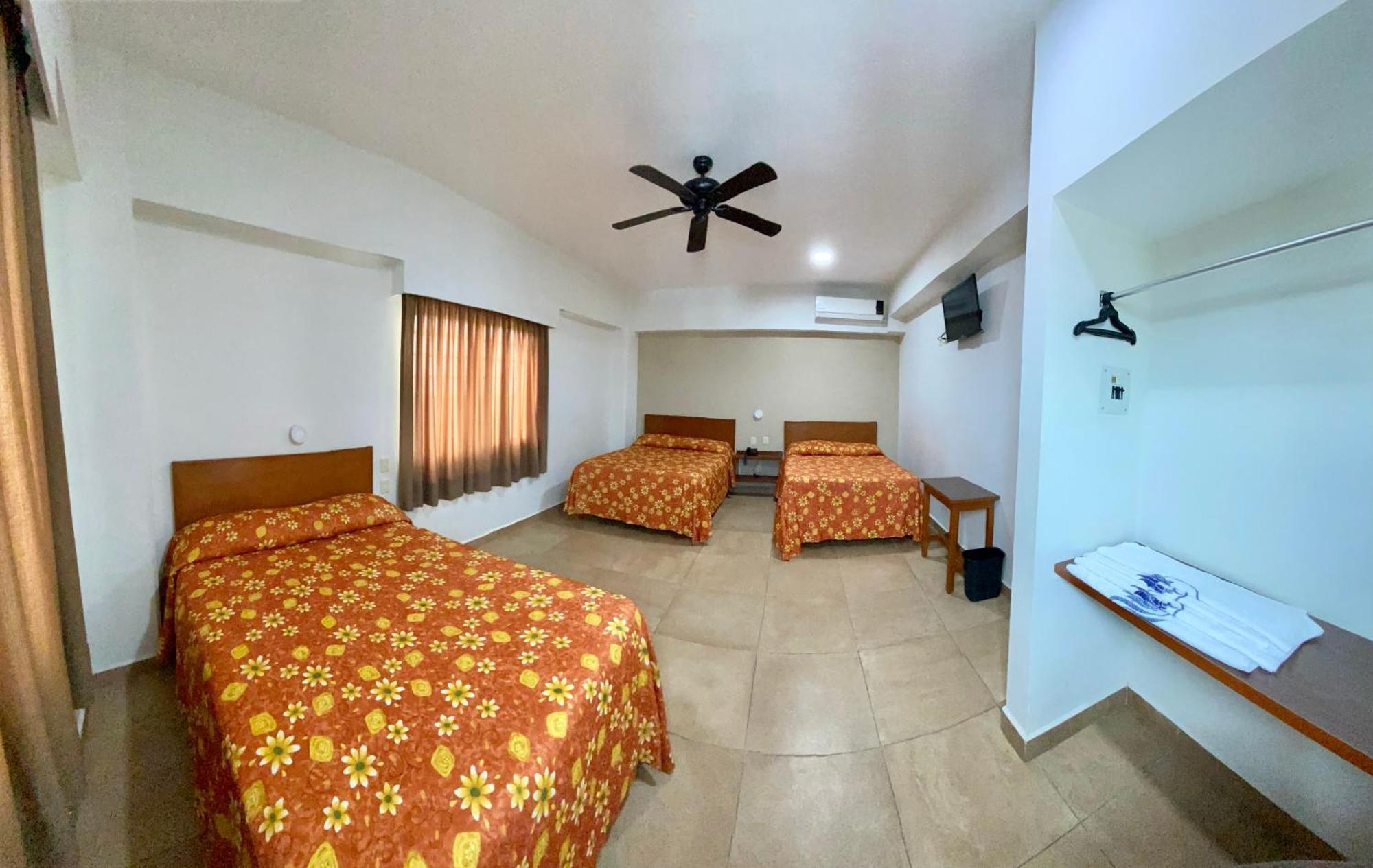 Hotel Delfines - A 2 Calles Del Acuario Veracruz Exterior photo